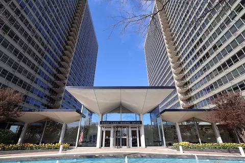 3550 N Lake Shore Dr #2615, Chicago, IL 60657