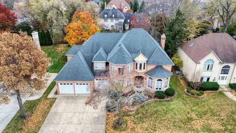 45 Founders Pointe North Dr, Bloomingdale, IL 60108