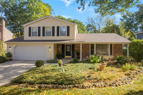 1528 Shenandoah Ln, Naperville, IL 60563