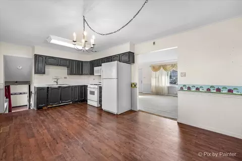 Kitchen - 500 Colgate Ct, Hoffman Estates, IL 60169 photo 1 of 3