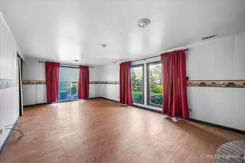 Living - 500 Colgate Ct, Hoffman Estates, IL 60169 photo 6 of 6