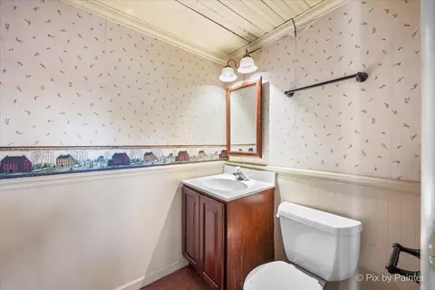 Bath - 500 Colgate Ct, Hoffman Estates, IL 60169 photo 2 of 2