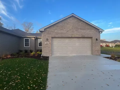 906 Lange Ave, Beecher, IL 60401