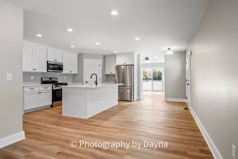 906 Lange Ave, Beecher, IL 60401 photo 17
