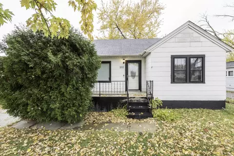 102 Baldwin Ave, Waukegan, IL 60085