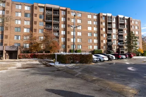 400 Park Ave #703, Calumet City, IL 60409