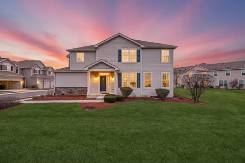 246 Owen St, Matteson, IL 60443