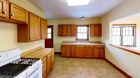 Kitchen - 509 W Williams St, Kankakee, IL 60901 photo 1 of 2
