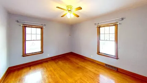 Bedroom - 509 W Williams St, Kankakee, IL 60901 photo 2 of 3