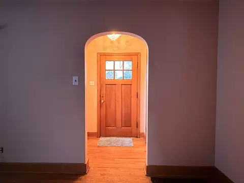 Entry Way - 509 W Williams St, Kankakee, IL 60901 photo 1 of 4