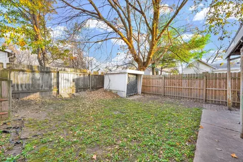 Exterior - 610 Scott St, Bloomington, IL 61701 photo 5 of 8
