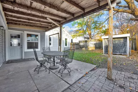 Exterior - 610 Scott St, Bloomington, IL 61701 photo 7 of 8