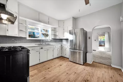 Kitchen - 610 Scott St, Bloomington, IL 61701 photo 2 of 3