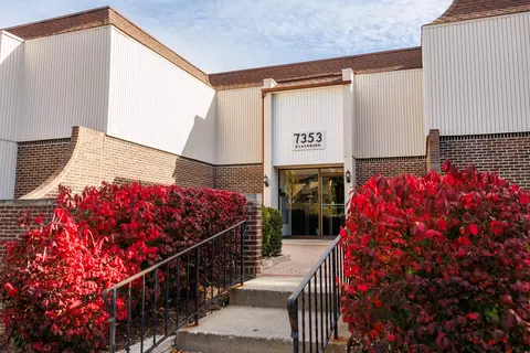 7353 Blackburn Ave #K-206, Downers Grove, IL 60516