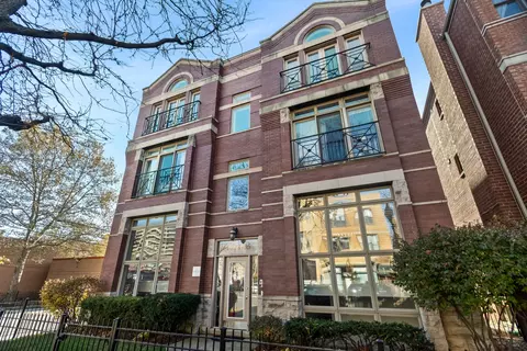 1033 W Taylor St #3E, Chicago, IL 60607
