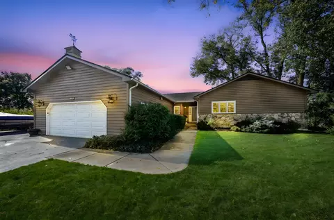 4 N040 Nugent St, Addison, IL 60101