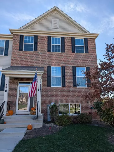 526 Cimmaron Cir, Crystal Lake, IL 60012