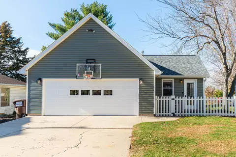 Exterior - 705 Paddock Ave, Ashton, IL 61006 photo 5 of 16