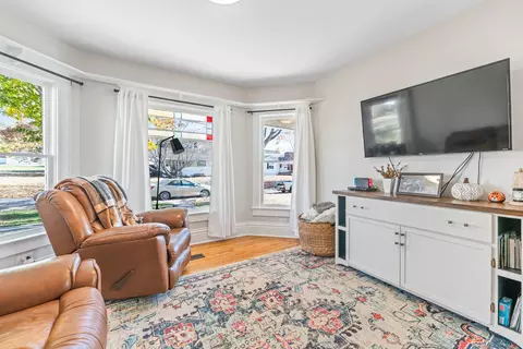 Living - 705 Paddock Ave, Ashton, IL 61006 photo 3 of 4
