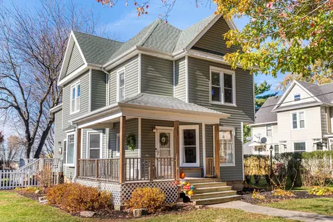 705 Paddock Ave, Ashton, IL 61006