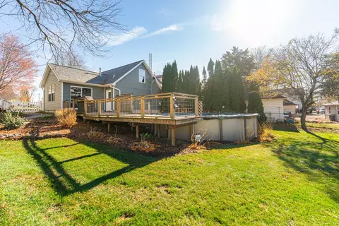Exterior - 705 Paddock Ave, Ashton, IL 61006 photo 15 of 16