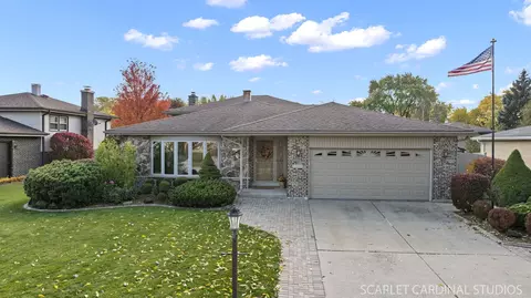 1819 Holly Ave, Darien, IL 60561