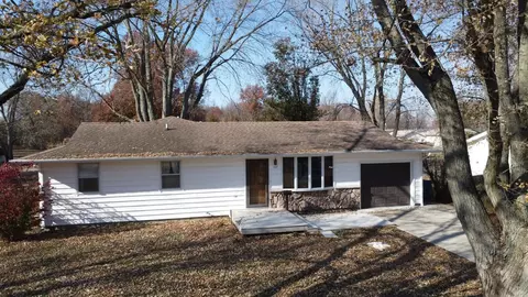 107 S Sheridan Ave, Watseka, IL 60970