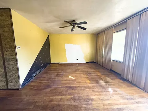 Living - 7331 S Carpenter St, Chicago, IL 60621 photo 3 of 3