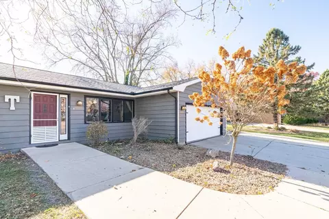 2907 Pheasant Run, Bloomington, IL 61704 photo 6