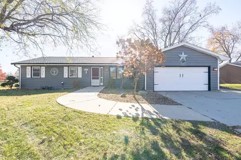 2907 Pheasant Run, Bloomington, IL 61704