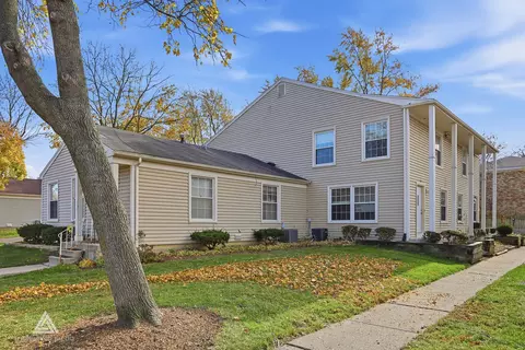 551 Sidney Ave #B, Glendale Heights, IL 60139