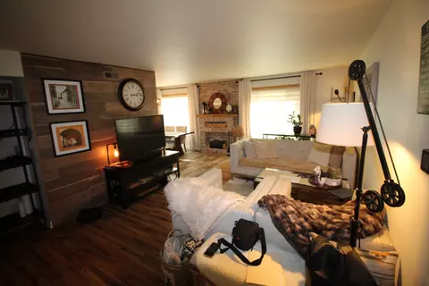 1700 Robin Ln #1D, Hoffman Estates, IL 60169 photo 3