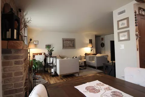 1700 Robin Ln #1D, Hoffman Estates, IL 60169 photo 5