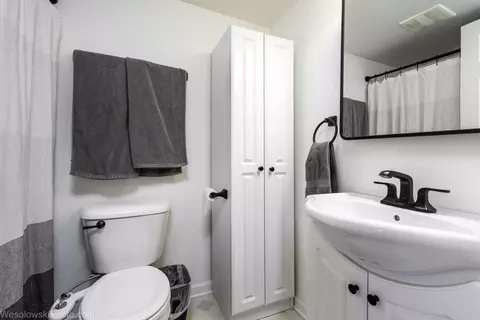 Bath - 145 Ann Ct #A, Bartlett, IL 60103 photo 1 of 1