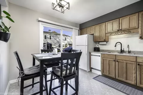 Kitchen - 145 Ann Ct #A, Bartlett, IL 60103 photo 2 of 6