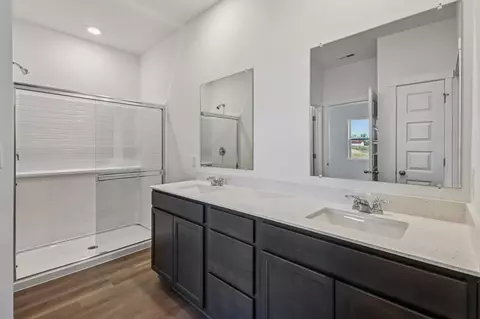 Bath - 809 Mesa Ln, Pingree Grove, IL 60140 photo 2 of 3