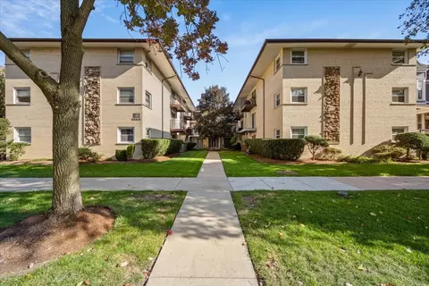 4233 N Keeler Ave #3A, Chicago, IL 60641