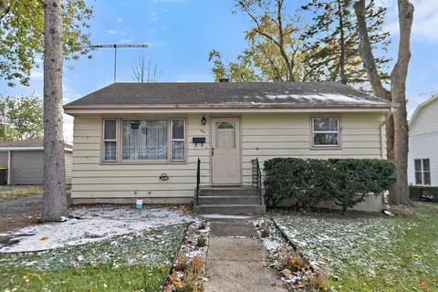 461 W Oriole Trl, Cary, IL 60013
