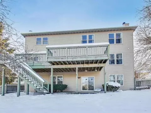 Exterior - 660 Robin Rdg, Elgin, IL 60123 photo 3 of 4