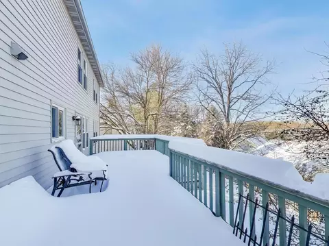 Exterior - 660 Robin Rdg, Elgin, IL 60123 photo 2 of 4