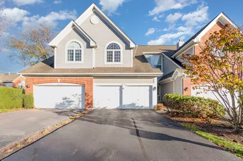 1031 N Earls Ct, Palatine, IL 60067