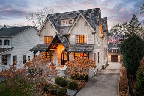 479 S Julian St, Naperville, IL 60540