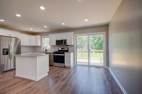 Kitchen - 386 W 3rd St, Braidwood, IL 60408 photo 2 of 4