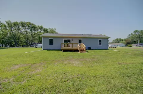Exterior - 386 W 3rd St, Braidwood, IL 60408 photo 12 of 14