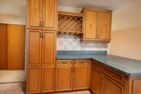 Kitchen - 24 Sunset Dr, Cary, IL 60013 photo 4 of 4