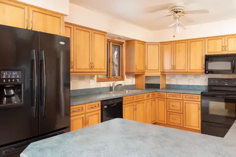 Kitchen - 24 Sunset Dr, Cary, IL 60013 photo 1 of 4