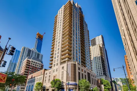 635 N Dearborn St #2803, Chicago, IL 60654