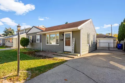 8635 44th Pl, Lyons, IL 60534