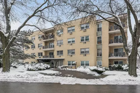 7801 Niles Center Rd #102, Skokie, IL 60077