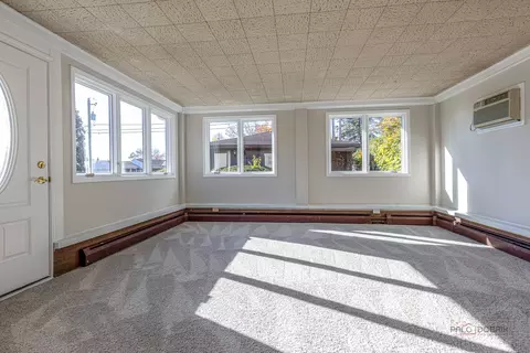 858 E Grant Dr, Des Plaines, IL 60016 photo 16